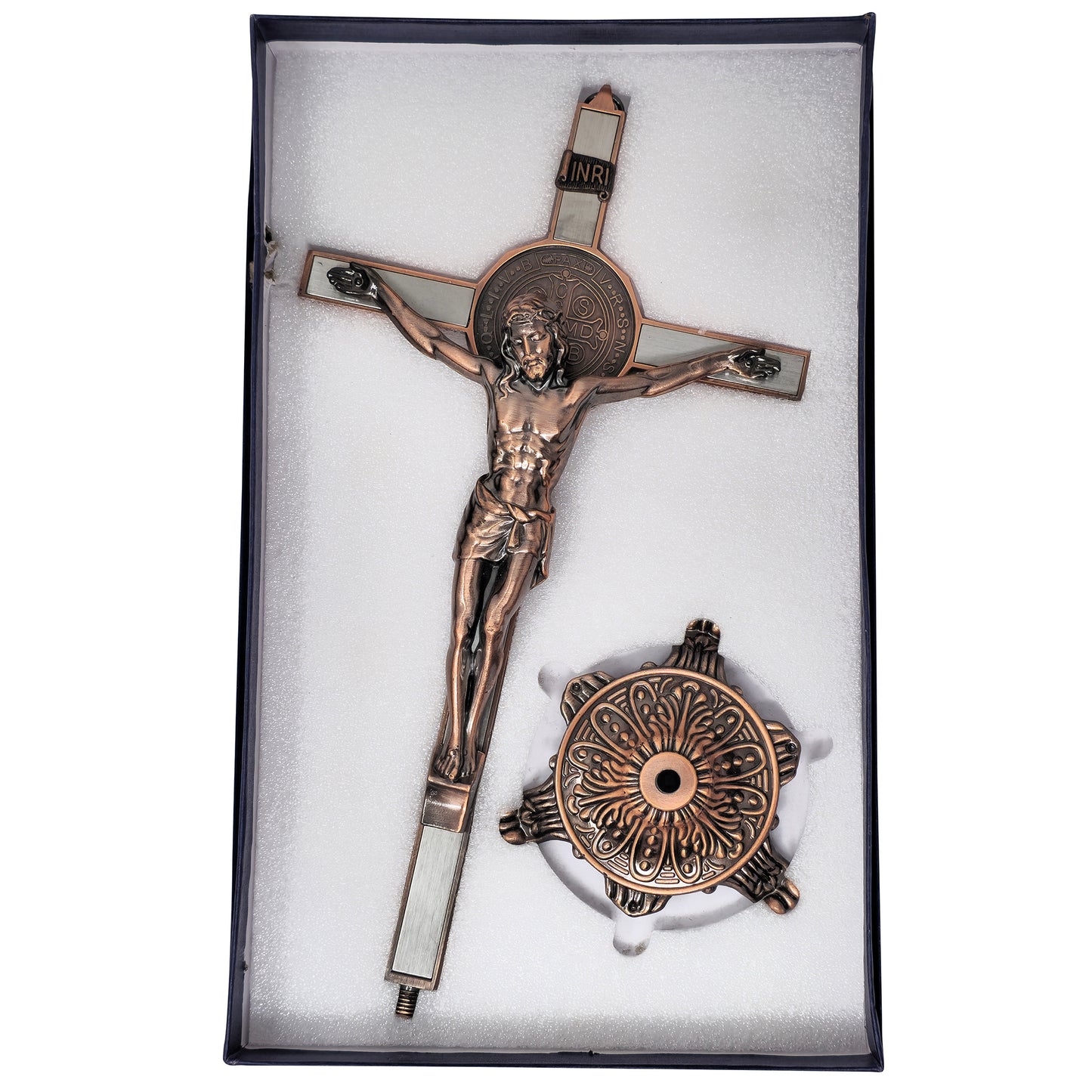 A8.- CRUZ SAN BENITO BRONCE PLANA CON BASE  [13 PULGADAS]