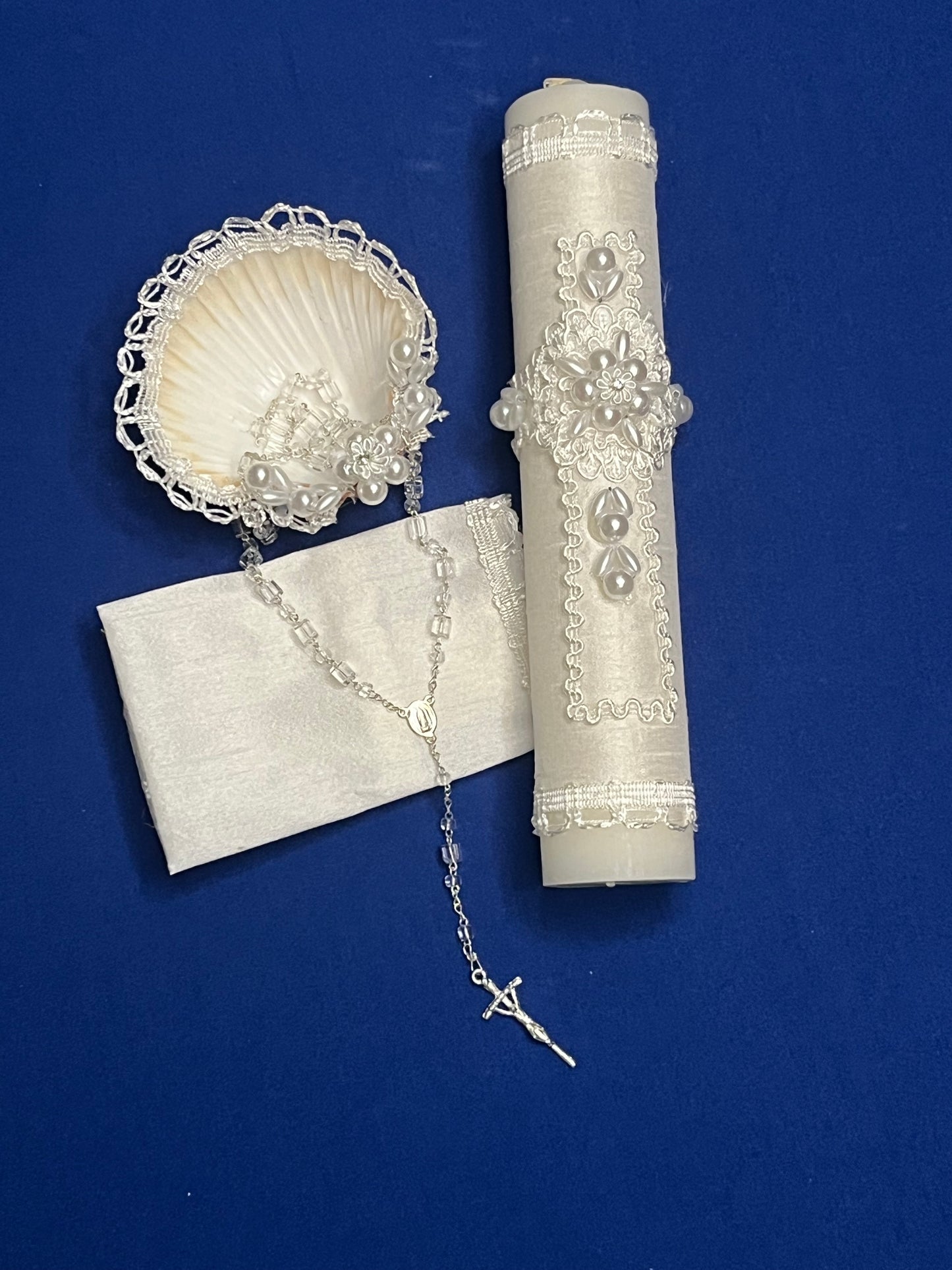 C.- JUEGO DE BAUTIZO ENCAJE BLANCO
